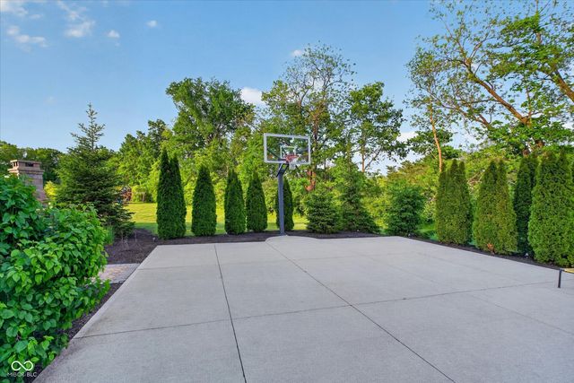 6507 Regents Park Court, Zionsville, IN 46077