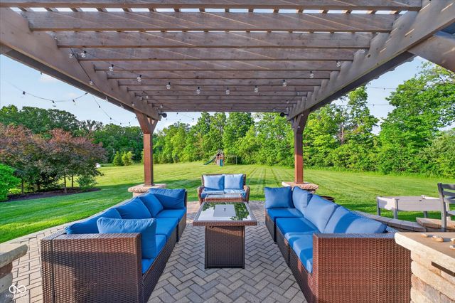 6507 Regents Park Court, Zionsville, IN 46077