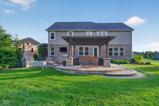 6507 Regents Park Court, Zionsville, IN 46077