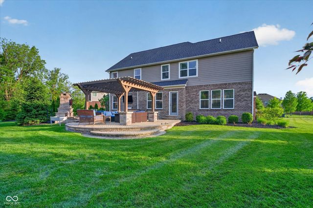 6507 Regents Park Court, Zionsville, IN 46077