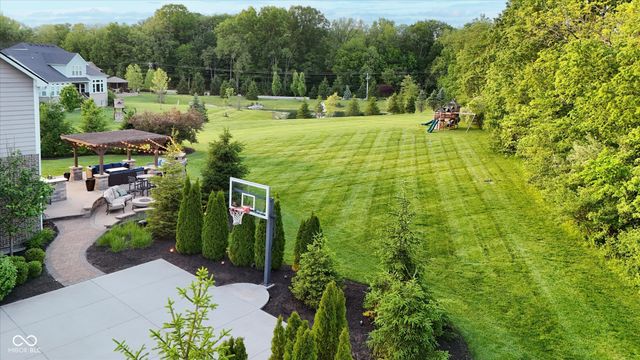 6507 Regents Park Court, Zionsville, IN 46077