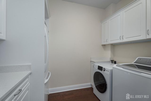 2140 Windrow Drive, Plainsboro, NJ 08540