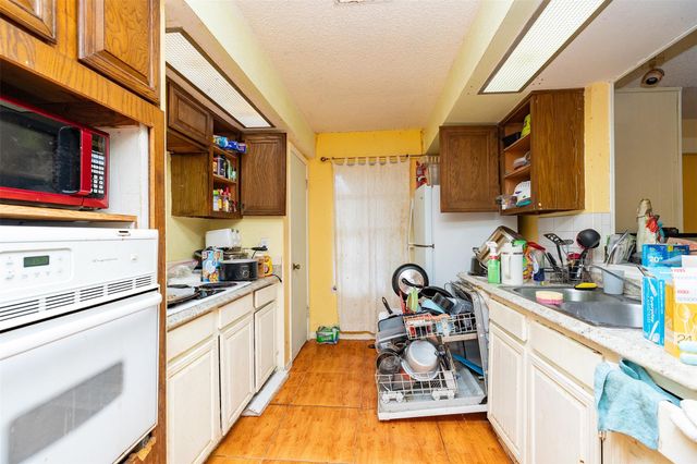 2427 Fairgreen Drive, Missouri City, TX 77489
