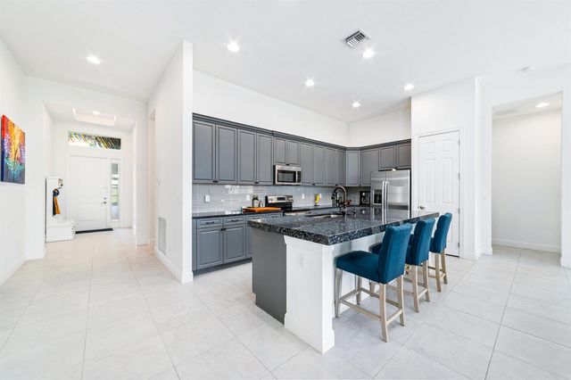 9135 SW Pepoli Way, Port St. Lucie, FL 34987