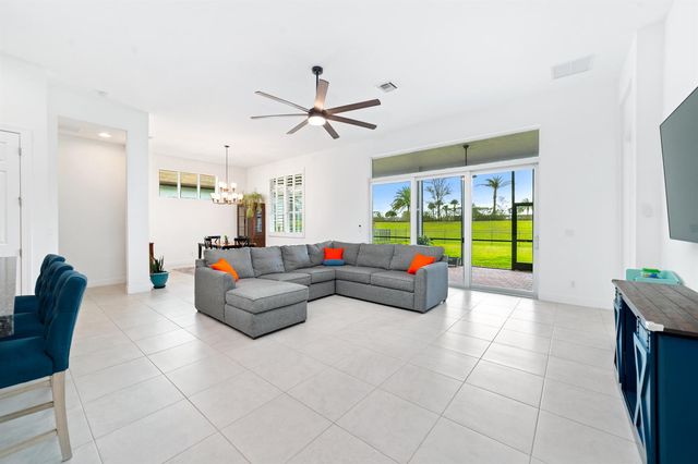 9135 SW Pepoli Way, Port St. Lucie, FL 34987
