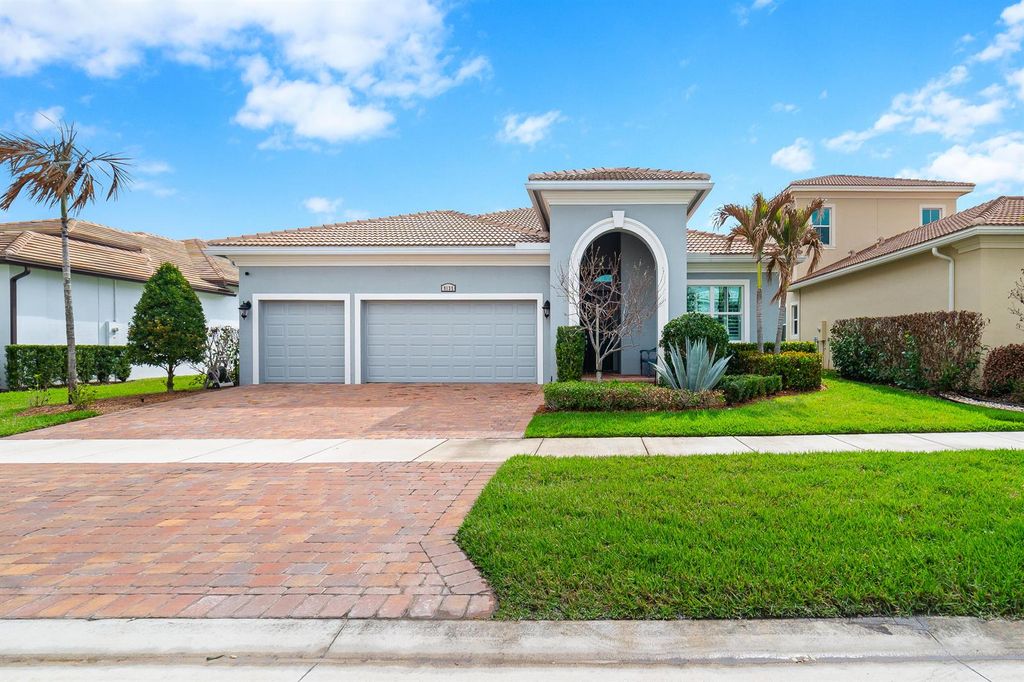 9135 SW Pepoli Way, Port St. Lucie, FL 34987