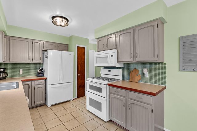 22840 Red Arrow Highway, Mattawan, MI 49071