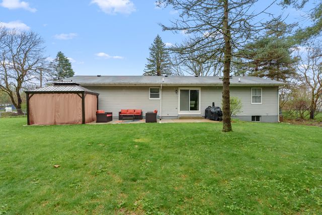 22840 Red Arrow Highway, Mattawan, MI 49071