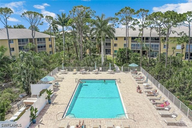 3072 Sandpiper Bay CIR M204, Naples, FL 34112