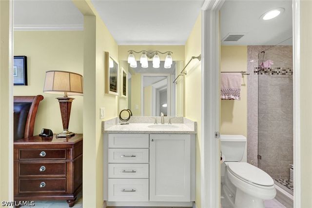 3072 Sandpiper Bay CIR M204, Naples, FL 34112