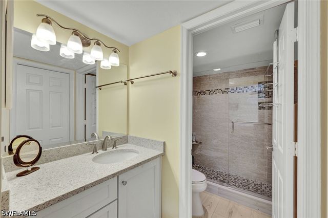 3072 Sandpiper Bay CIR M204, Naples, FL 34112