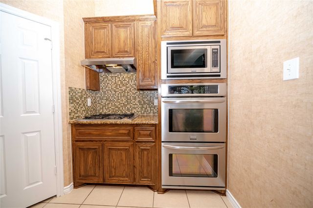 405 Fairweather Street, Desoto, TX 75115