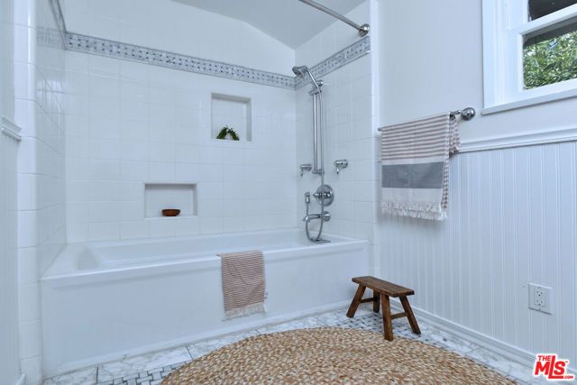 14017 Valley Vista Boulevard, Sherman Oaks, CA 91423