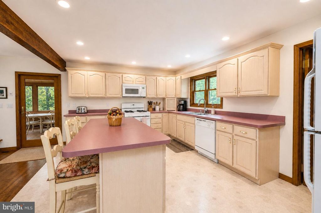 Image 14 of property listing at 389 SAWMILL HOLLOW RD, Swanton, MD 21561