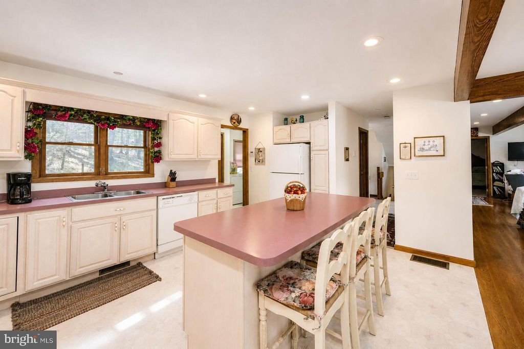 Image 15 of property listing at 389 SAWMILL HOLLOW RD, Swanton, MD 21561