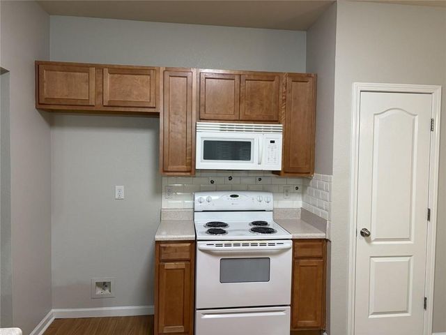 1260 Chinon Point, Lithonia, GA 30058