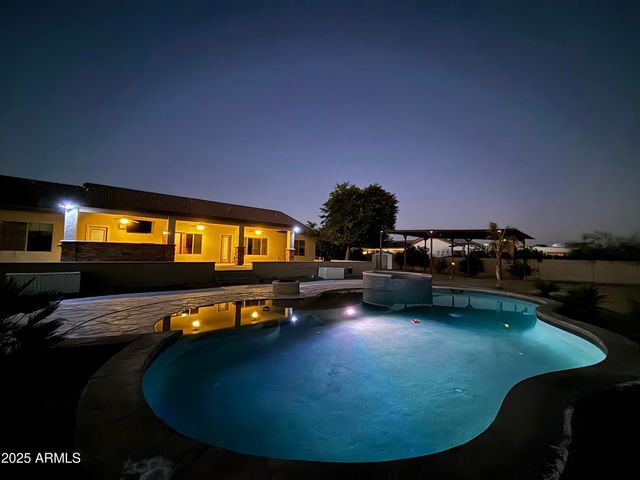 727 W ZION Lane, San Tan Valley, AZ 85143