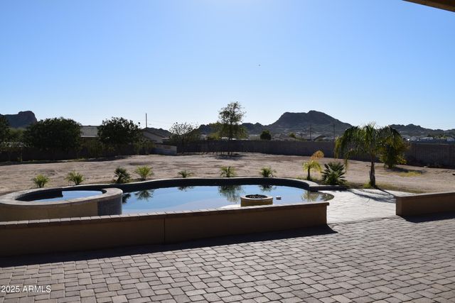 727 W ZION Lane, San Tan Valley, AZ 85143