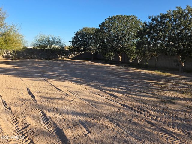 727 W ZION Lane, San Tan Valley, AZ 85143