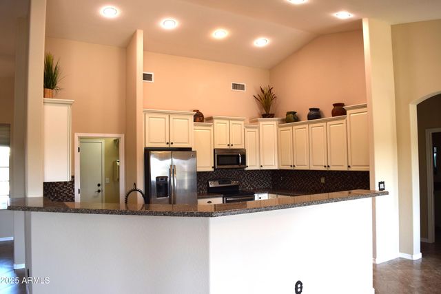 727 W ZION Lane, San Tan Valley, AZ 85143