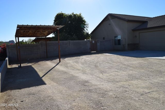 727 W ZION Lane, San Tan Valley, AZ 85143