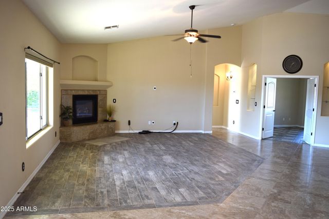 727 W ZION Lane, San Tan Valley, AZ 85143