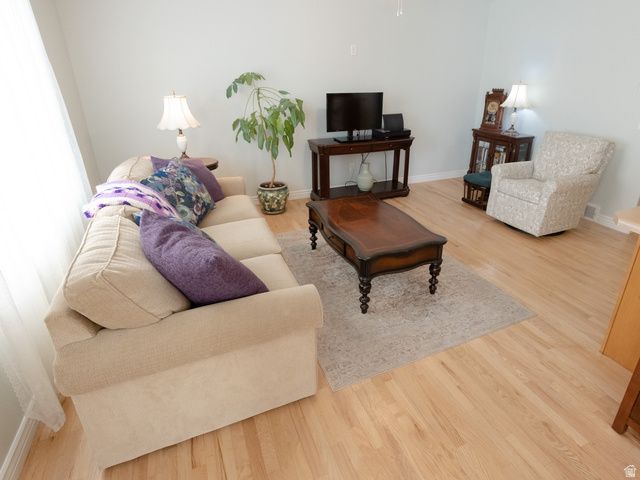 8058 S LISMORE LN, West Jordan, UT 84088