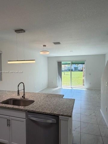 4729 SW 63rd Lane 4, Davie, FL 33314