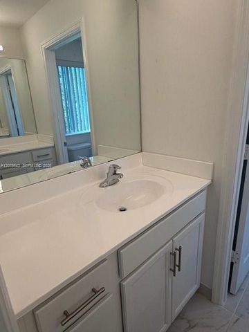 4729 SW 63rd Lane 4, Davie, FL 33314