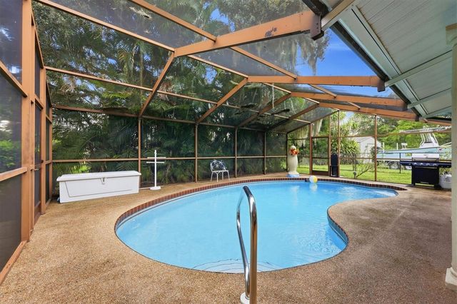 7963 N LEEWYNN DRIVE, Sarasota, FL 34240