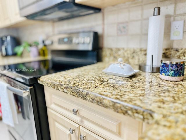 8952 NW 38th Dr., Coral Springs, FL 33065