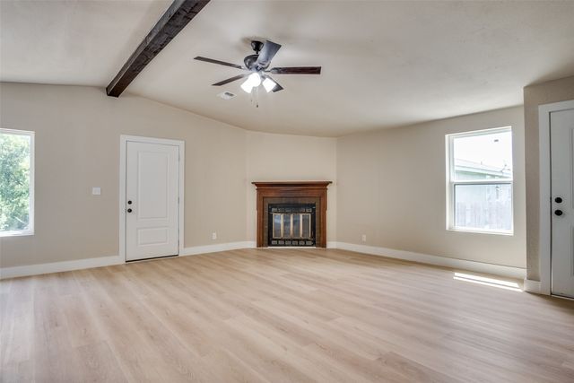 2406 White Oak Trail, Granbury, TX 76048