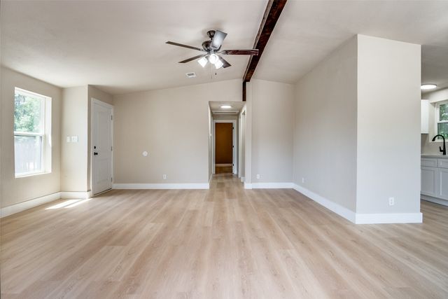 2406 White Oak Trail, Granbury, TX 76048