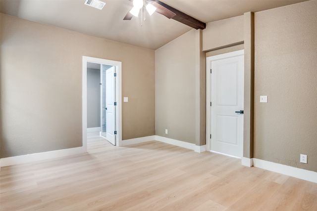 2406 White Oak Trail, Granbury, TX 76048