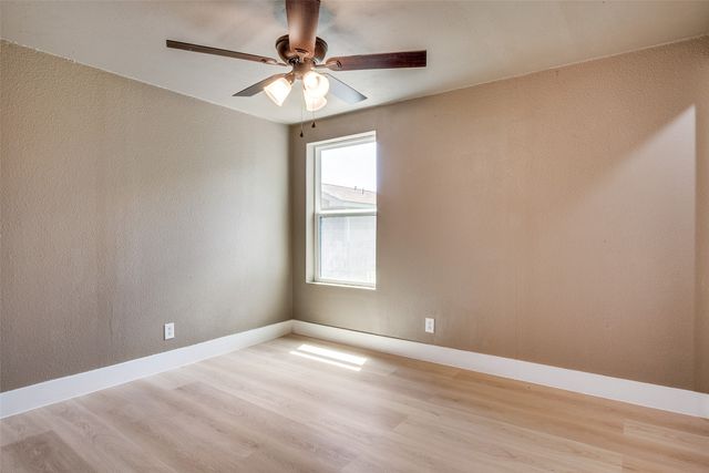 2406 White Oak Trail, Granbury, TX 76048