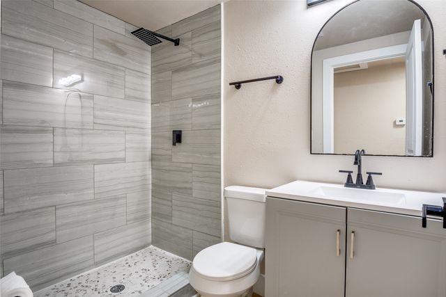2406 White Oak Trail, Granbury, TX 76048