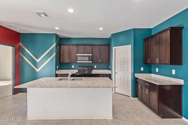 43687 W BUCKHORN Trail, Maricopa, AZ 85138