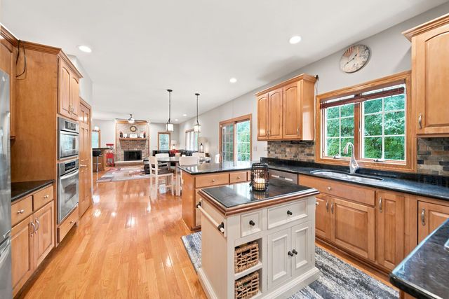 209 Linden Oaks Lane, New Lenox, IL 60451