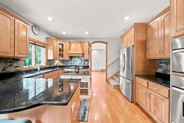 209 Linden Oaks Lane, New Lenox, IL 60451
