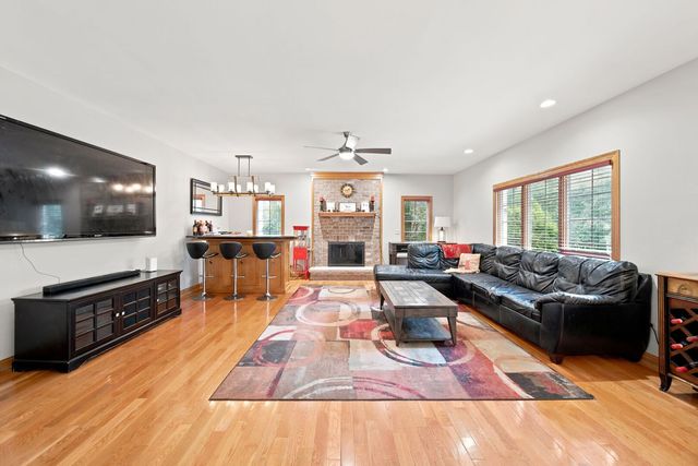 209 Linden Oaks Lane, New Lenox, IL 60451