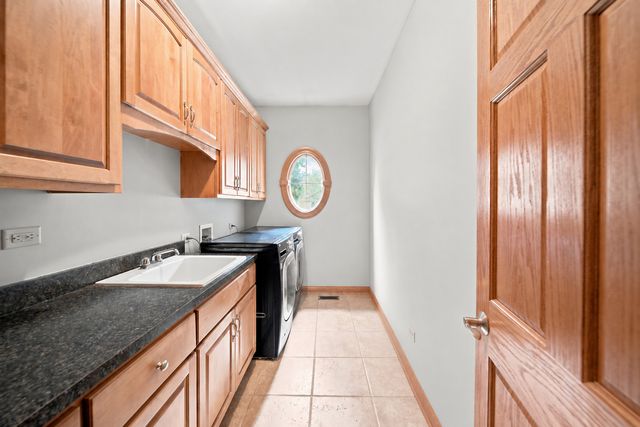 209 Linden Oaks Lane, New Lenox, IL 60451