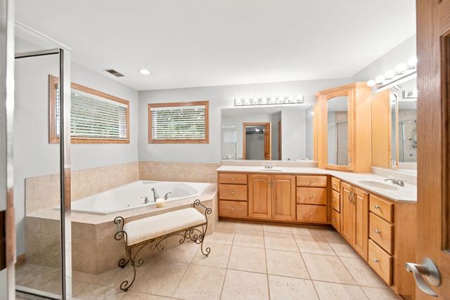 209 Linden Oaks Lane, New Lenox, IL 60451