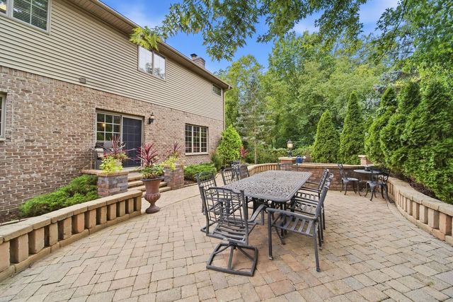 209 Linden Oaks Lane, New Lenox, IL 60451