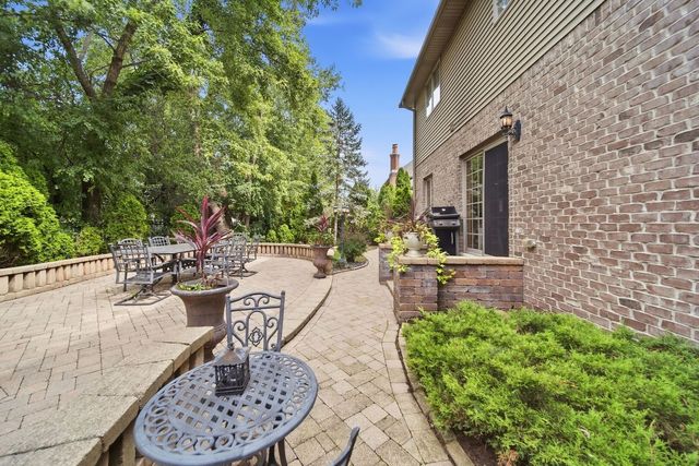 209 Linden Oaks Lane, New Lenox, IL 60451