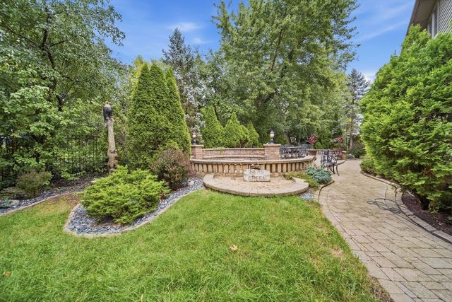 209 Linden Oaks Lane, New Lenox, IL 60451