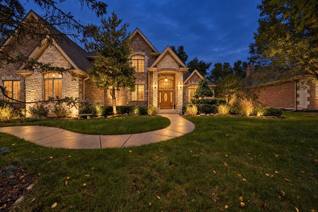 209 Linden Oaks Lane, New Lenox, IL 60451