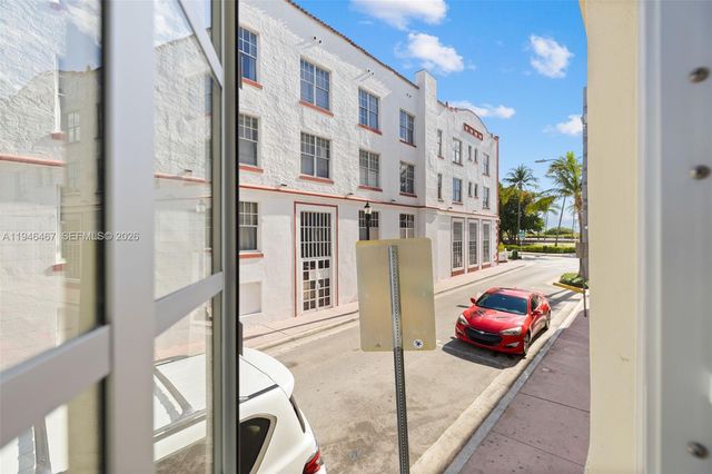 530 Ocean Dr 108, Miami Beach, FL 33139