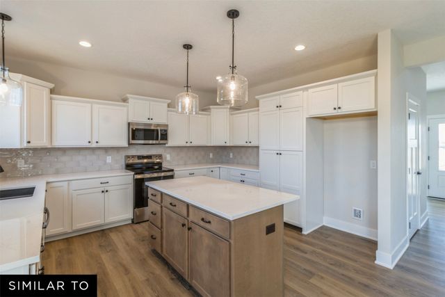 512 NE 59th Street, Ankeny, IA 50021