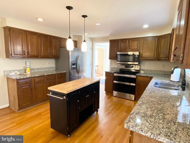 9701 GEORGETOWN PIKE, Great Falls, VA 22066