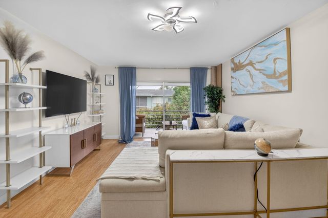 2340 SW 22nd Avenue 312, Delray Beach, FL 33445